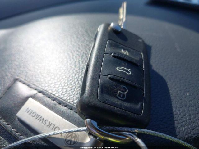 Volkswagen Jetta 2.0l S Image 3