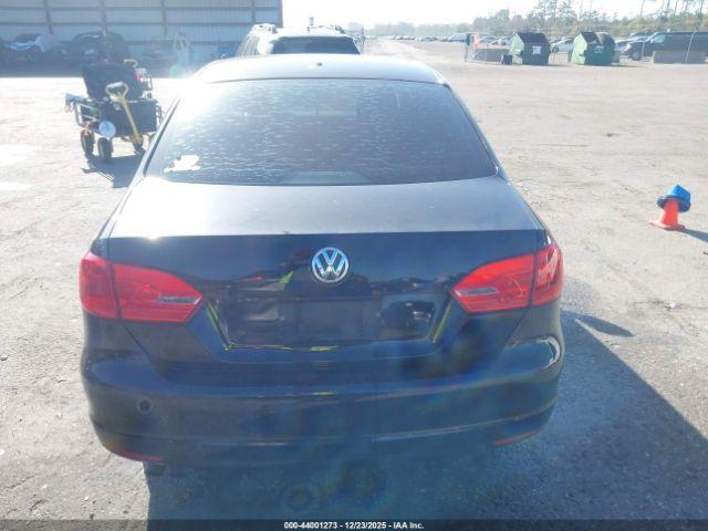 Volkswagen Jetta 2.0l S Image 10
