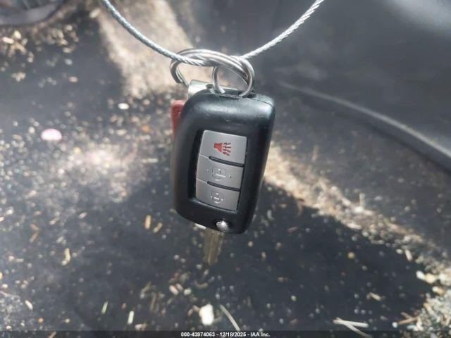 Nissan Rogue S Image 13