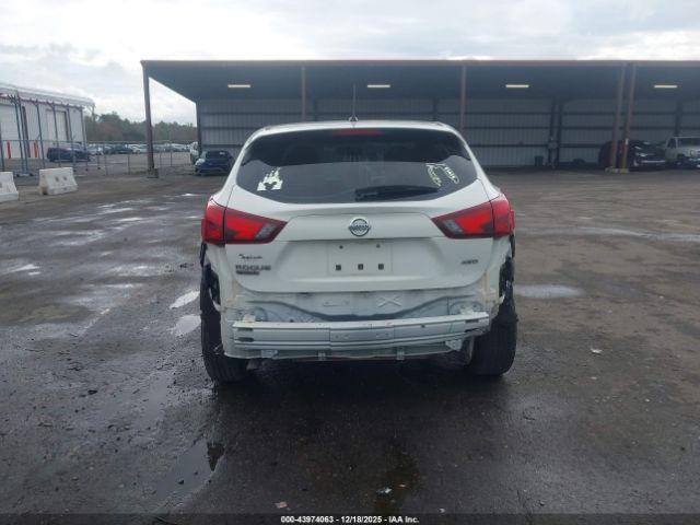 Nissan Rogue S Image 10