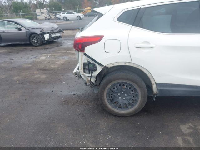 Nissan Rogue S Image 15