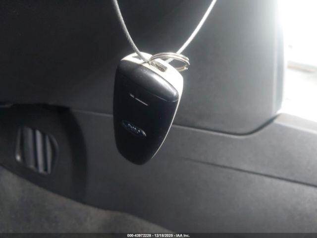 Ford Explorer Limited Image 9