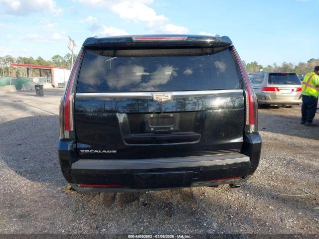 Cadillac Escalade Luxury Collection Image 2