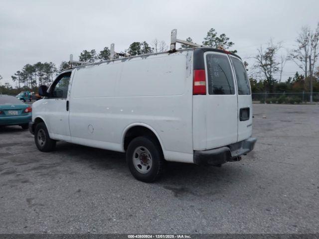 Chevrolet Express Work Van Image 9