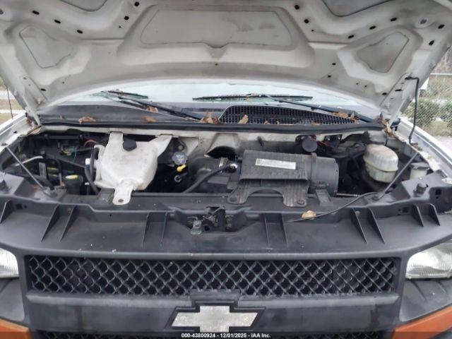 Chevrolet Express Work Van Image 2