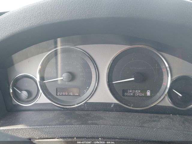 Jeep Grand Cherokee Overland Image 11