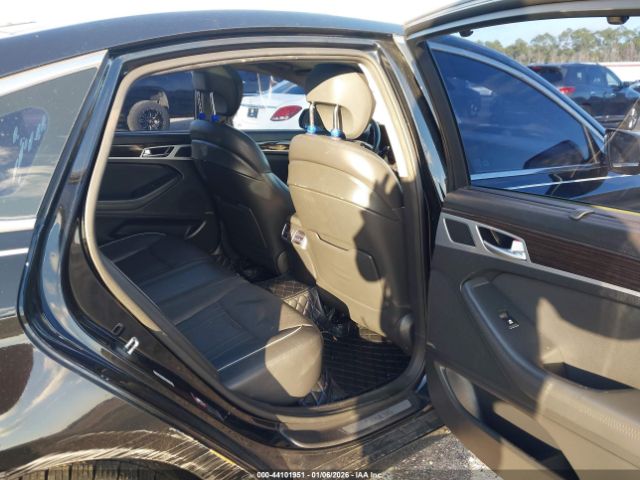 Hyundai Genesis 3.8 Image 16