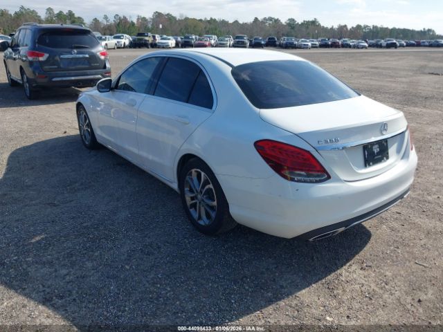 Mercedes-Benz C-Class Image 3