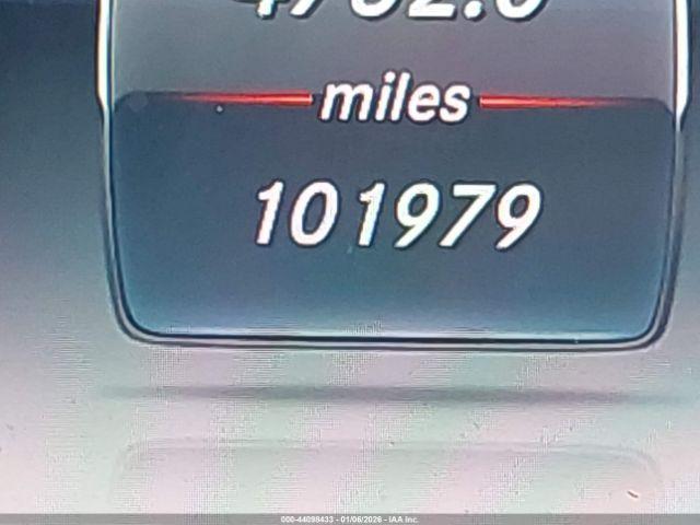 Mercedes-Benz C-Class Image 12