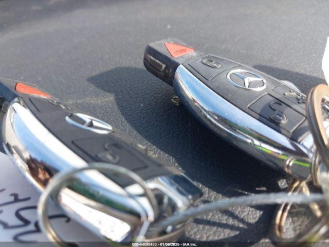 Mercedes-Benz C-Class Image 15