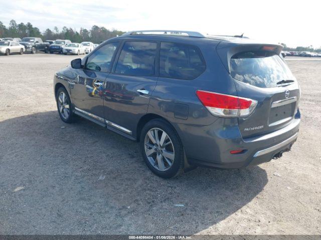 Nissan Pathfinder Platinum Image 2