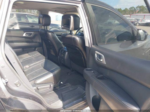 Nissan Pathfinder Platinum Image 4