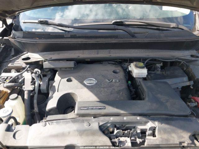 Nissan Pathfinder Platinum Image 10