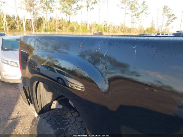 GMC Sierra 2500 Denali Image 9