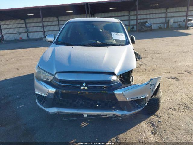 Mitsubishi Outlander 2.0 Es Image 16