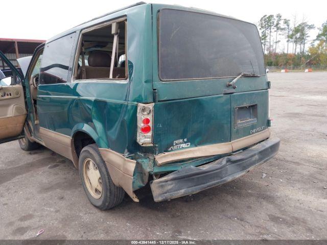 Chevrolet Astro Image 13