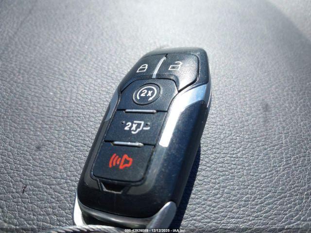 Ford F-150 Lariat Image 3