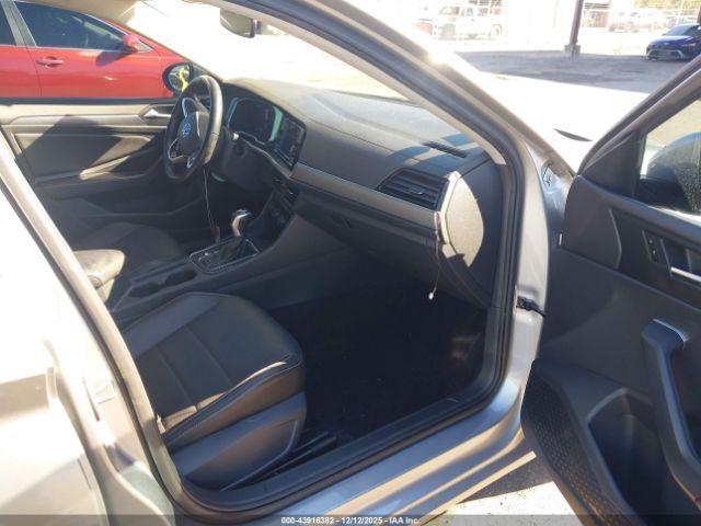 Volkswagen Jetta 1.5t Se Image 10