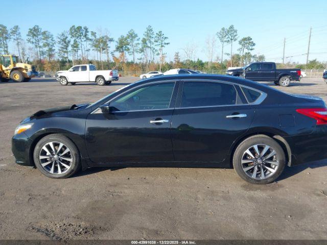 Nissan Altima 2.5 Sv Image 13