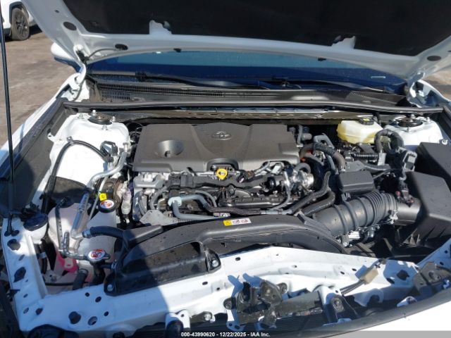 Toyota Camry Se Image 11