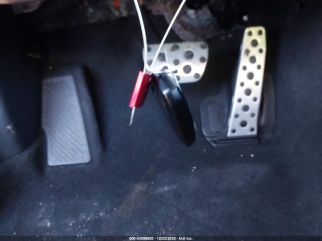 Toyota Camry Se Image 9