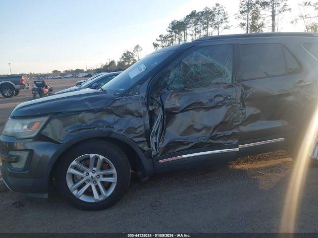 Ford Explorer Xlt Image 16