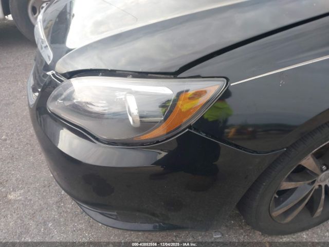 Chrysler 200 Limited Image 5