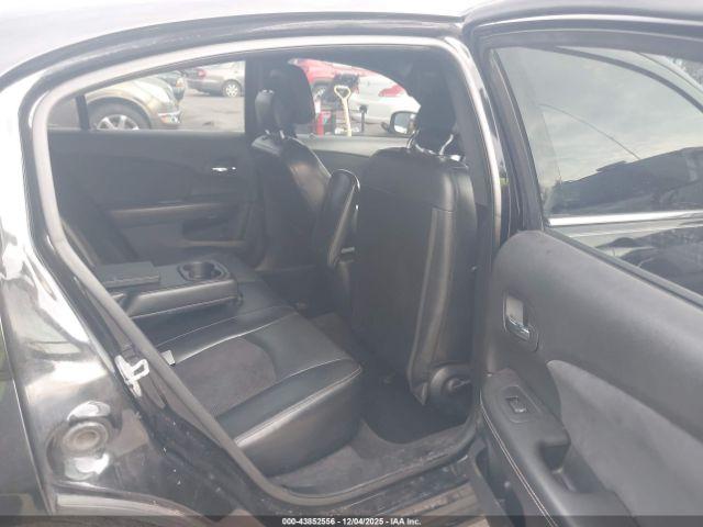 Chrysler 200 Limited Image 7