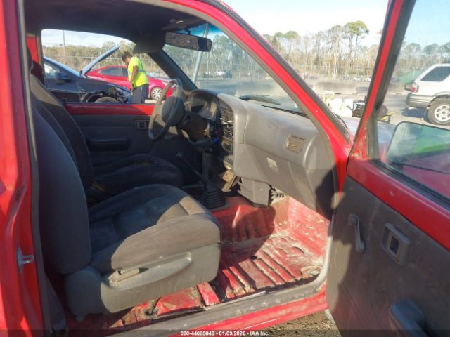 Toyota Pickup Image 9